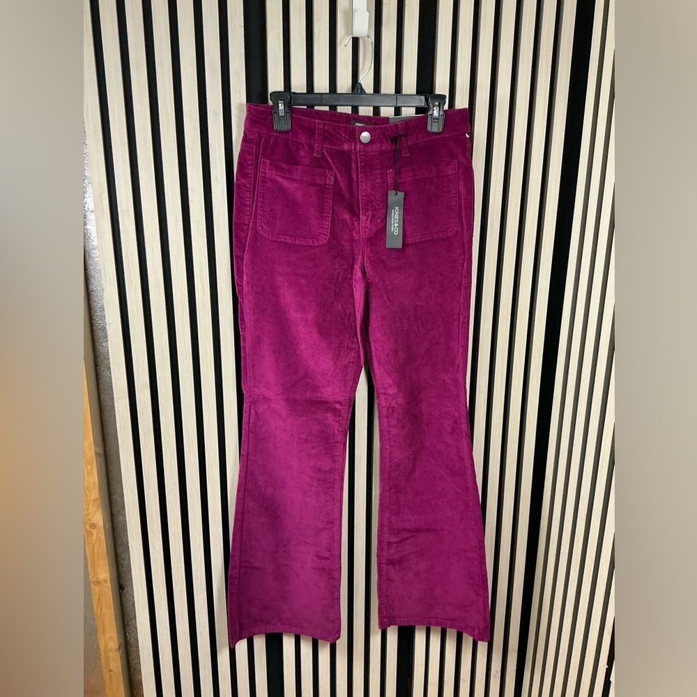 New Jones & Co  Magenta Flare Velvet type Jeans, Sz 8